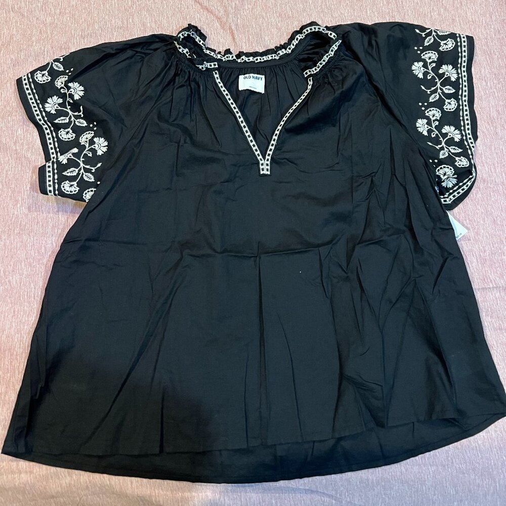 Old Navy Black and White Floral Blouse Size L NWT